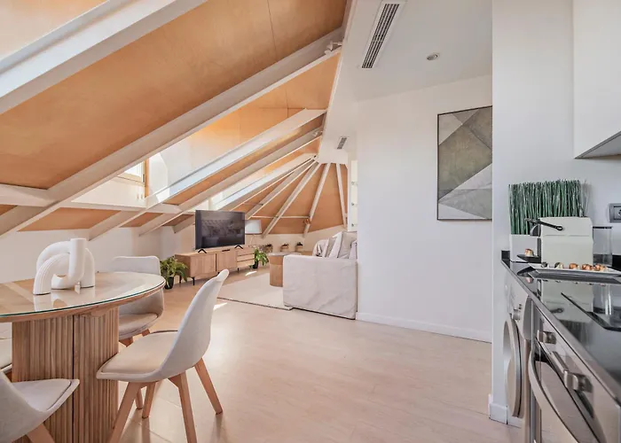 Luxury Apartments In Barrio Palacio