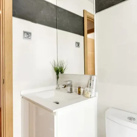 Luxury Apartments In Barrio Palacio Madrid Exterior photo