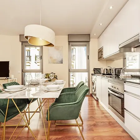 Luxury Apartments In Barrio Palacio Madrid Exterior photo