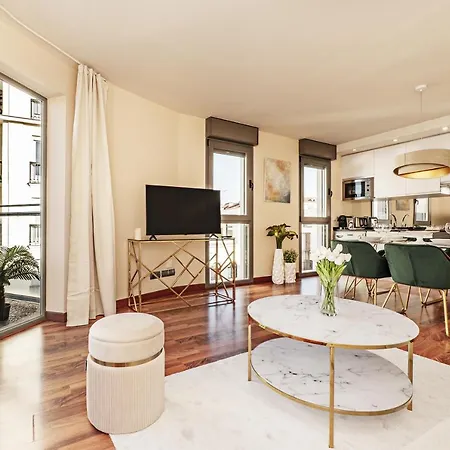 Luxury Apartments In Barrio Palacio Madrid Exterior photo