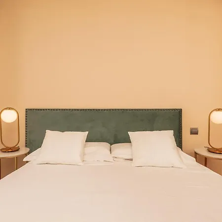Luxury Apartments In Barrio Palacio Madrid Exterior photo