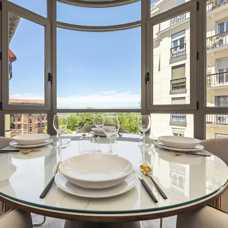 Luxury Apartments In Barrio Palacio Madrid Exterior photo