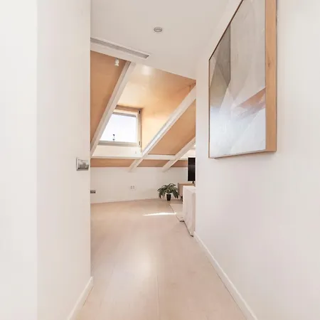 Luxury Apartments In Barrio Palacio Madrid Exterior photo